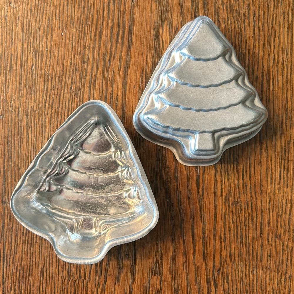 Vintage Aluminum Christmas Tree Molds - Picture 3 of 4